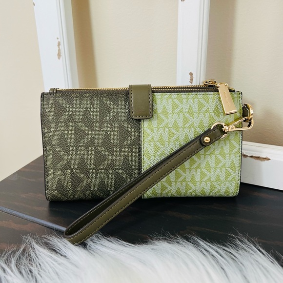 Michael Kors Jet Set Double Zip Wristlet - Picture 4 of 15